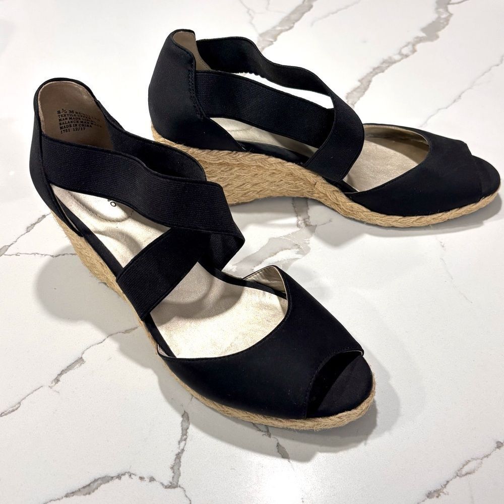Bandolino | Rattan Hullen Black Wedge Sandals Heels Elastic Ankle Straps SZ 8.5